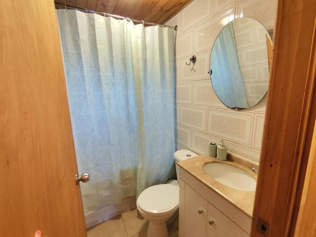 Cabanas Ayalen Con Vista Al Lago プコン 部屋 写真