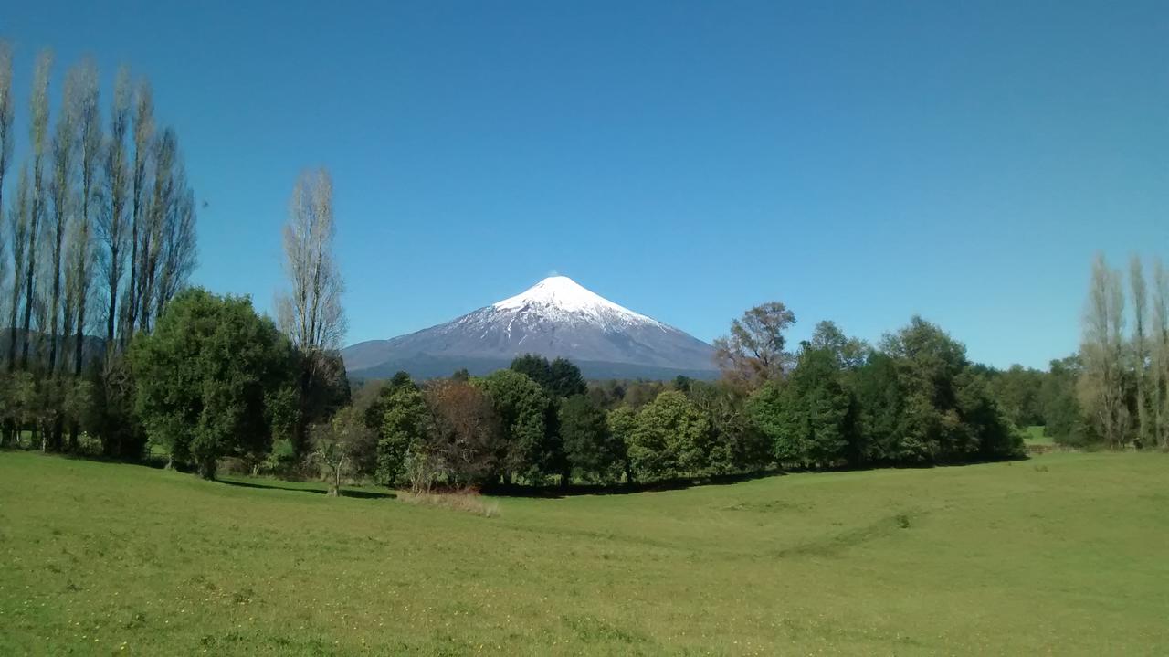 Cabanas Ayalen Con Vista Al Lago プコン エクステリア 写真